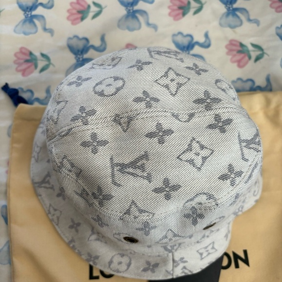 Louis Vuitton Monogram Denim Transformable Bob Bucket Hat - Picture 3 of 6